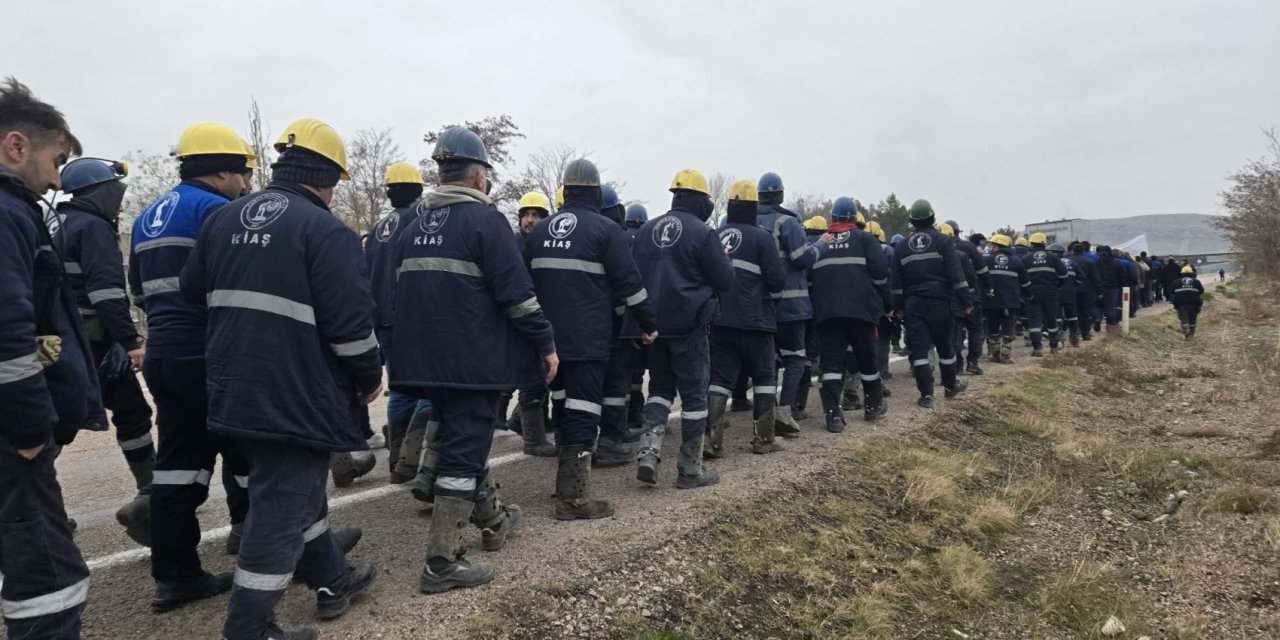 Madencilerin grevi özelleştirme ihalesini erteletti