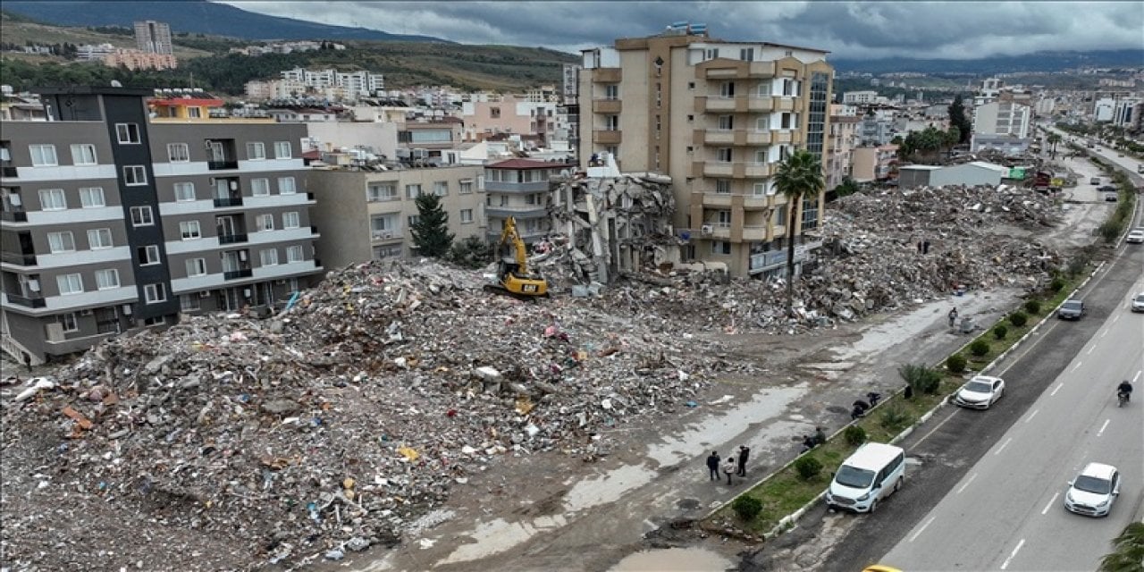 Emlakbank konutlarında 169 kişi öldü: Müteahhit Özat tahliye edildi