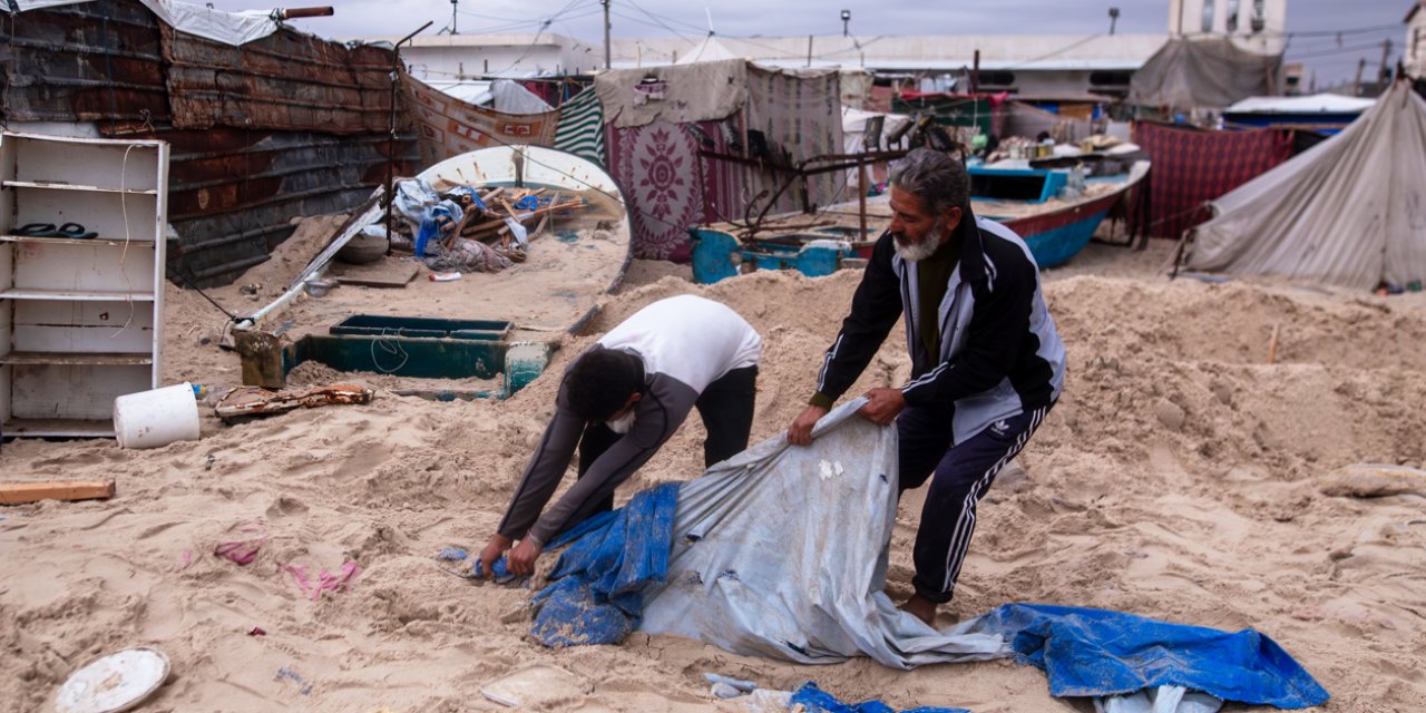 Gazzeliler şimdi de soğuk havayla mücadele ediyor