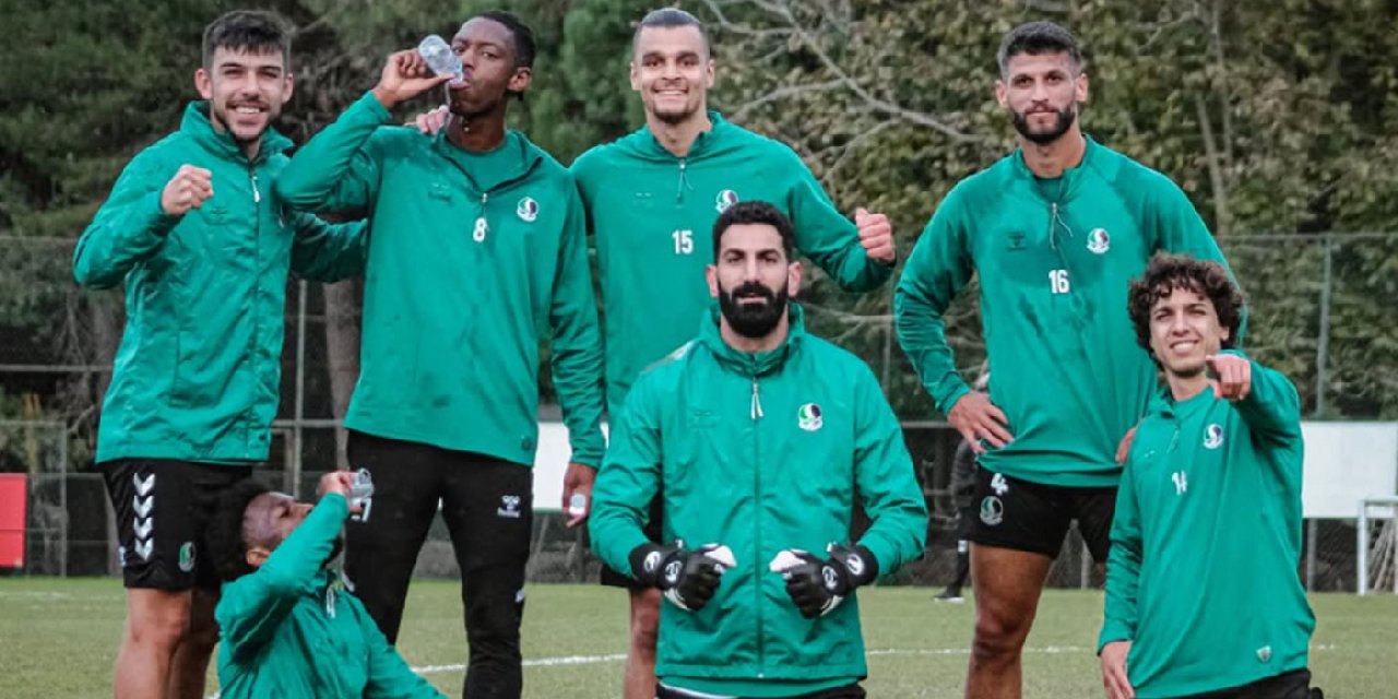 Sakaryaspor yer açmak için 3 ismi takımdan ayırdı