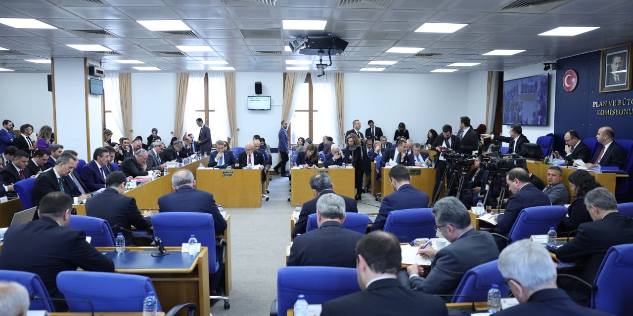 CHP'li Salıcı: Katar uçuşunuzun özel jetin kiralama bedeli 72 bin 500 dolar