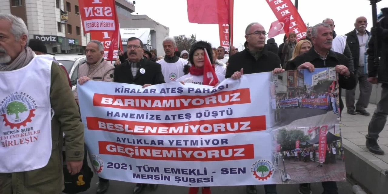 Geçinemiyoruz diye yürüyen emekliler Mersin’den Ankara'ya ulaştı