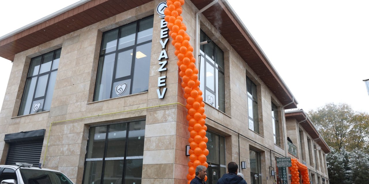 Beyaz Ev İstanbul'dan sonra Elazığ'da açıldı