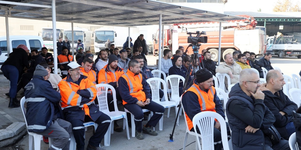 Mudanya Belediyesi’nden erkek çalışanlarına farkındalık eğitimi