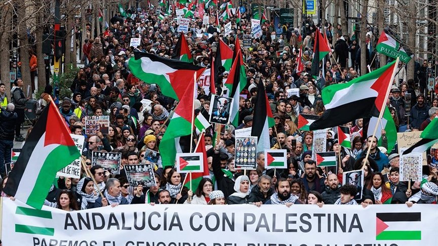 İspanya'da sanat dünyası Gazze için sokakta