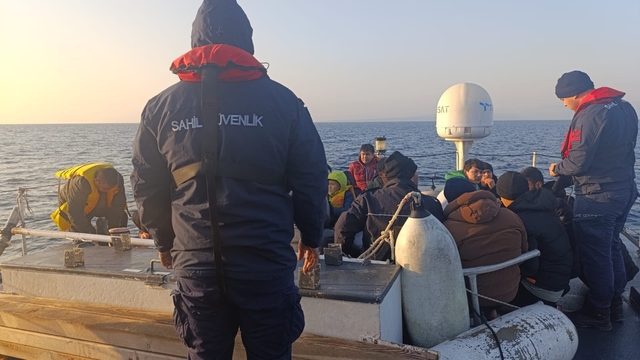 Ege'de 33 kaçak göçmen yakalandı