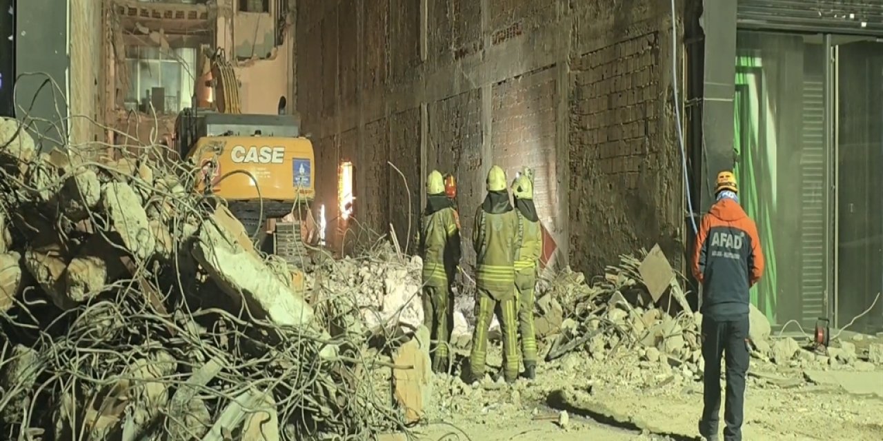 Çöken binanın altında işçi kaldı. 3 gündür kurtarma çalışmaları sürüyor
