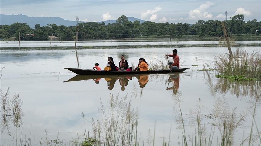 Hindistan'da Fengal Siklonu nedeniyle 3 kişi öldü