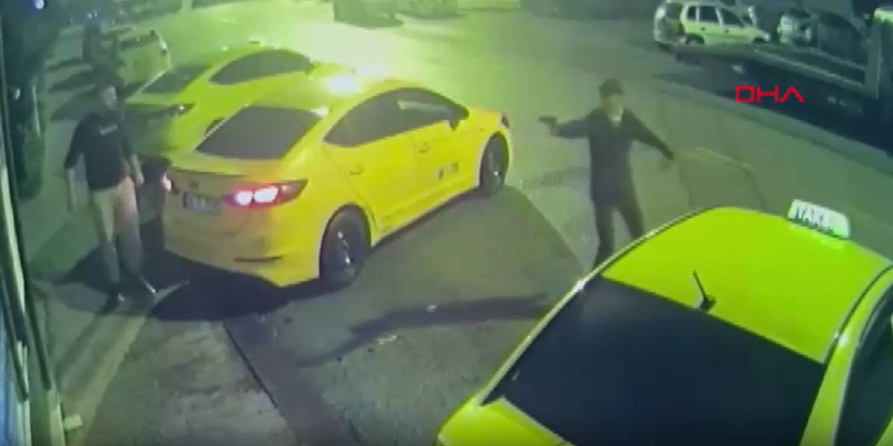 Taksi gelmediği için silahla durağın camlarını kırdı