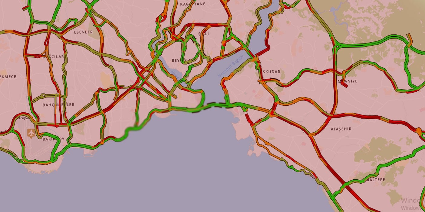 İstanbul'da trafik durma noktasına geldi