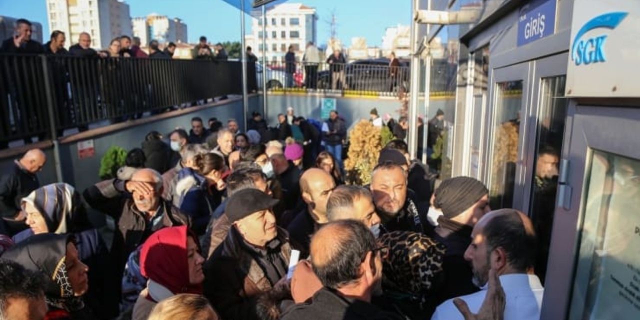 SGK listeyi açıkladı! Bu şartları karşılayanlar emekli olacak