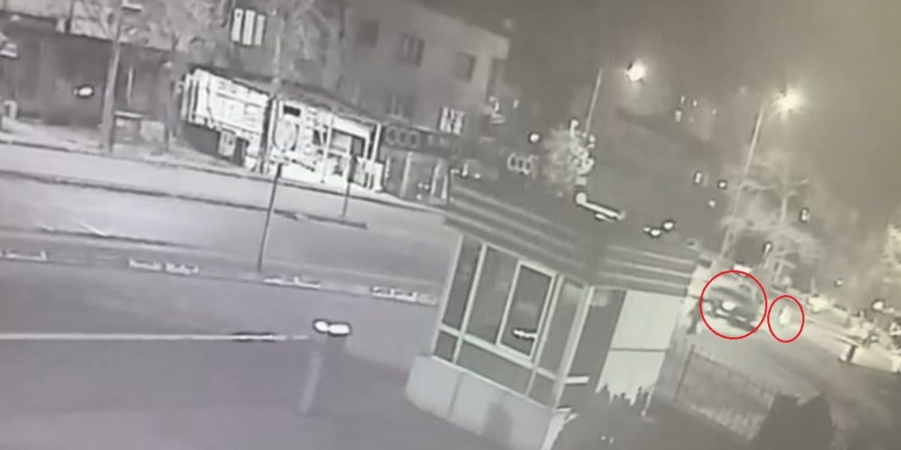 Yaşlı adam kamyonetten kaçamadı. Kaza kamerada