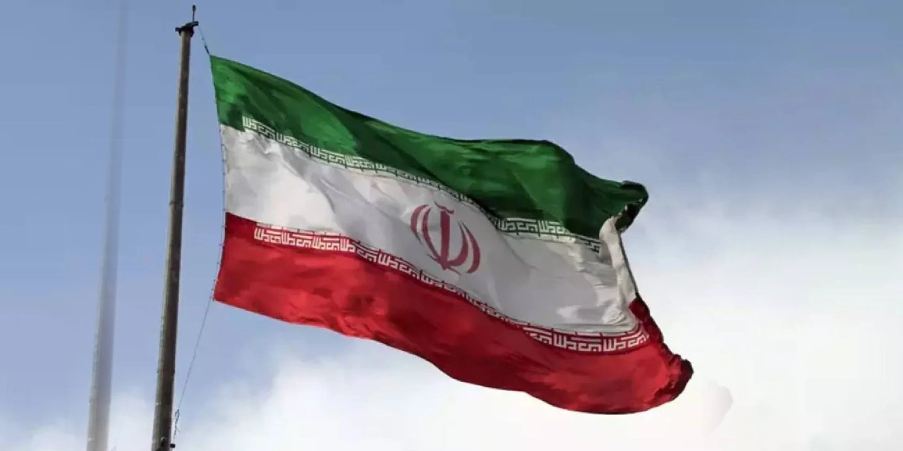 İran'da eğitim uçağı düştü