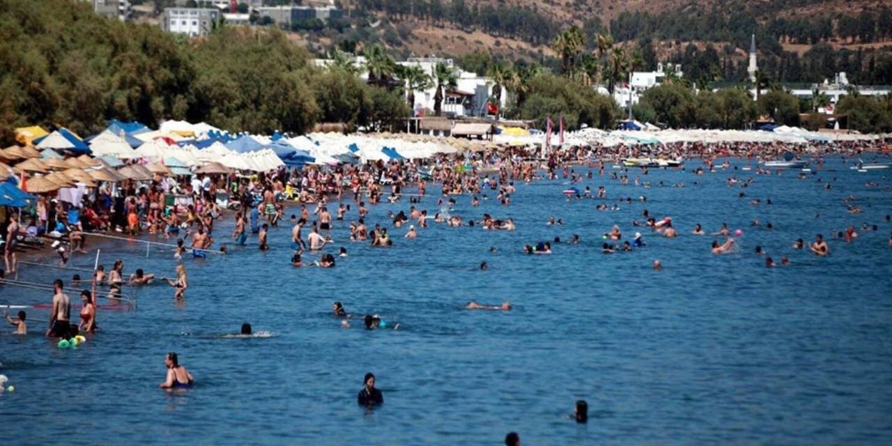 Bodrum'a turist akını sürüyor