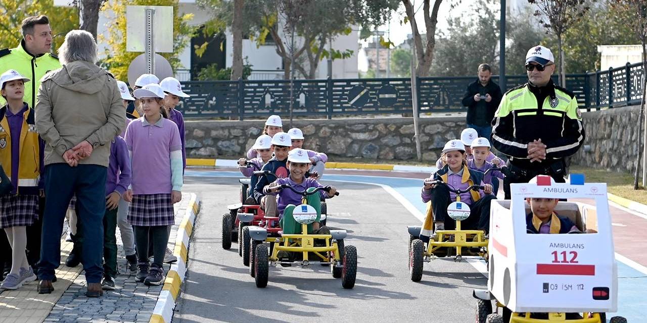 İlkokul öğrencilerine trafik eğitimi verildi