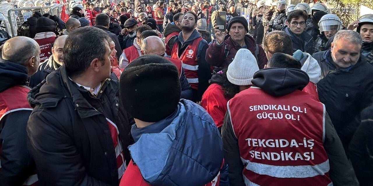 140 gündür direnen Polenez emekçilerine polis engeli