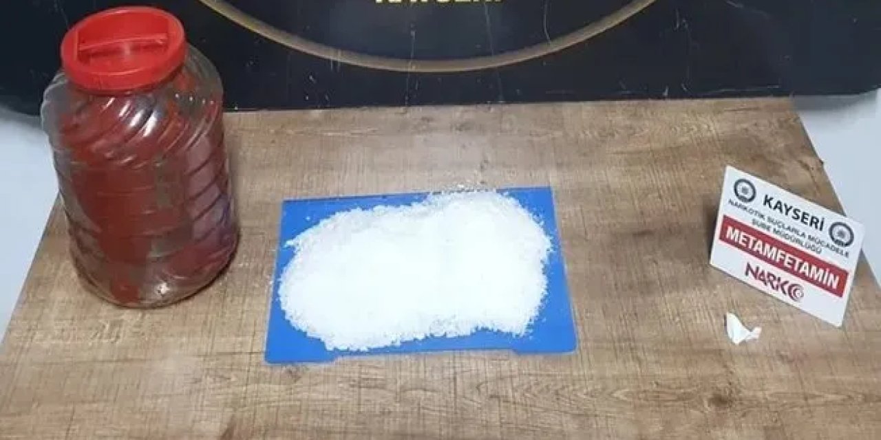 Salçaya uyuşturucu gizledi. Gözaltına alındı