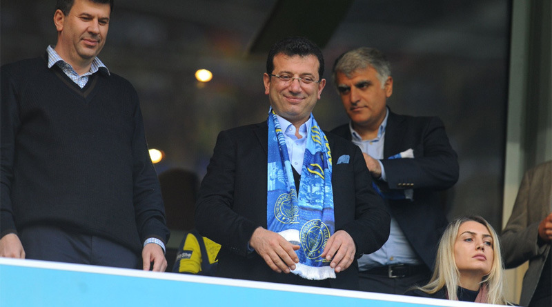 Ekrem İmamoğlu nefes kesen derbiyi böyle izledi