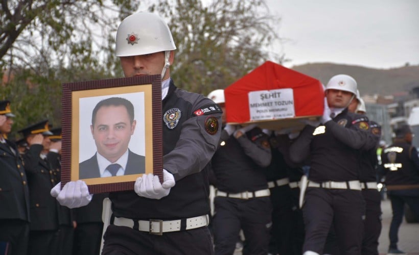 Şehit polis Mehmet Tozun son yolculuğuna uğurlandı