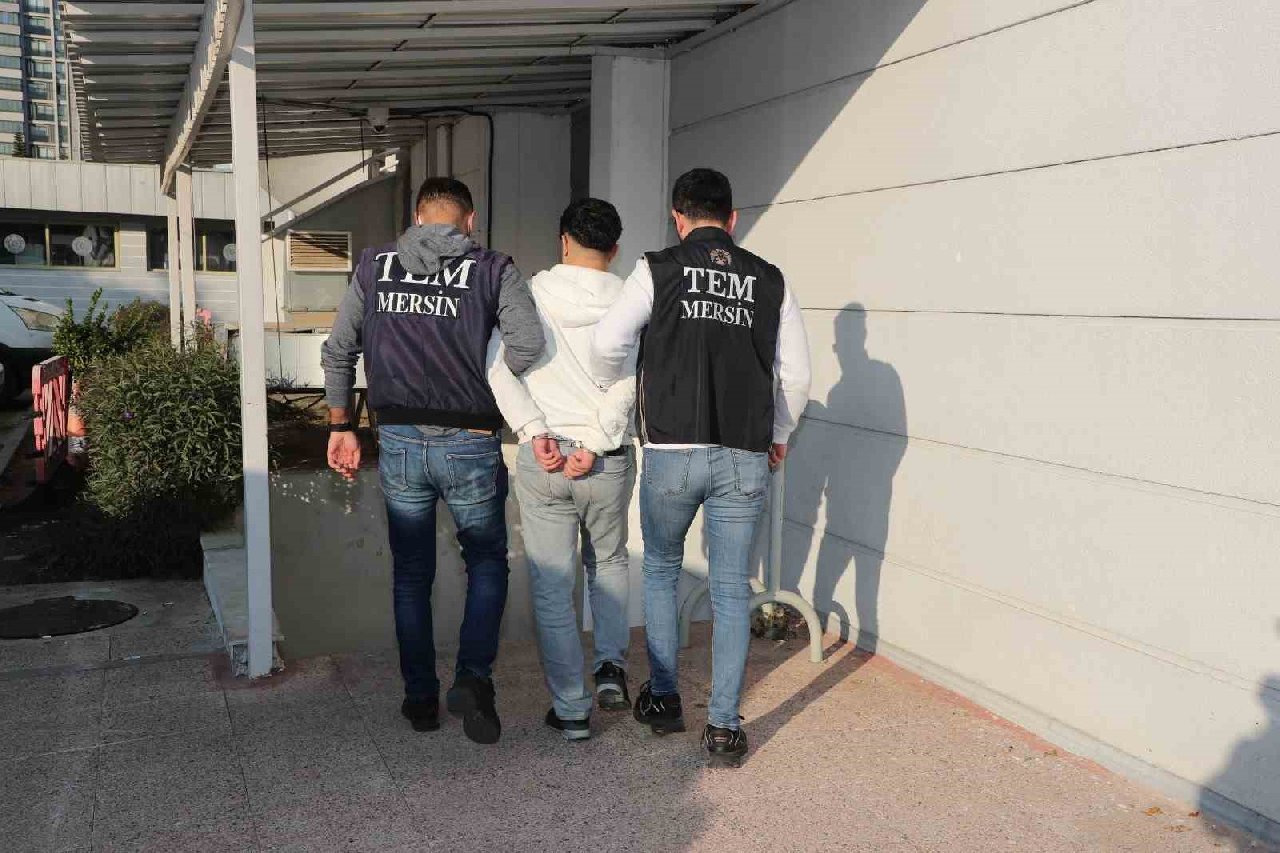 Mersin'de 60 yıl 5 ay hapis cezası bulunan firari hükümlü yakalandı