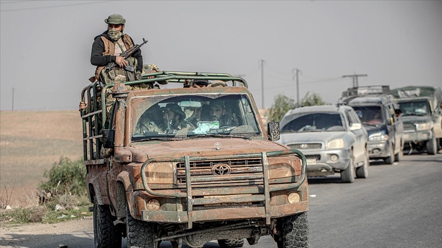 Suriye'nin Kuneytra il merkezi yerel muhalif grupların kontrolüne geçti