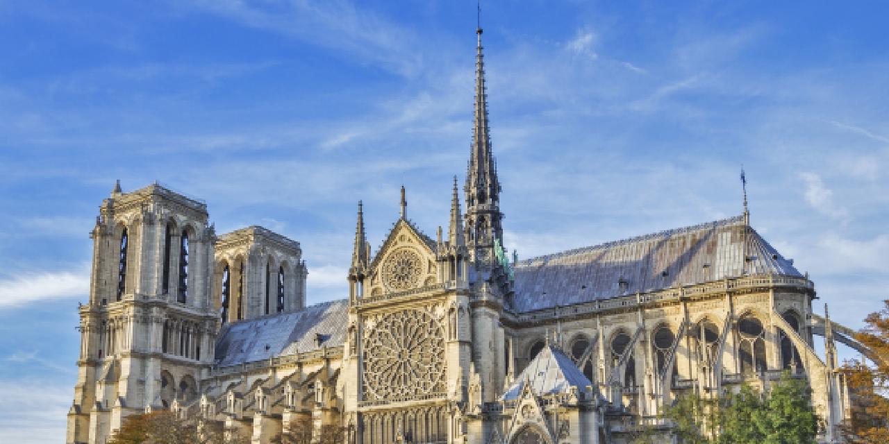 Notre Dame Katedrali yangından 5 yıl sonra kapılarını yeniden açtı
