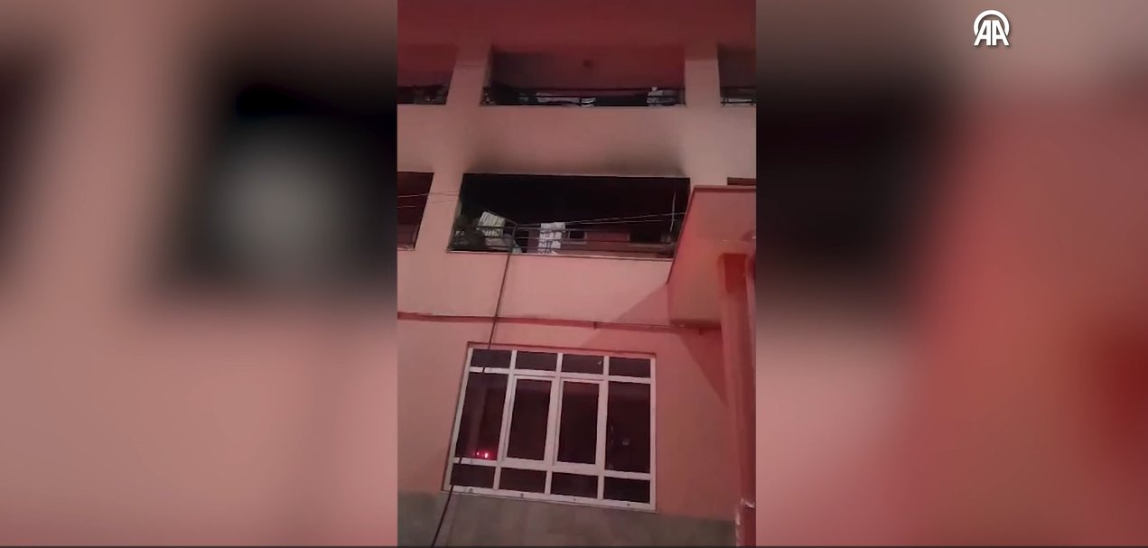 Mersin'de fabrika lojmanındaki yangın söndürüldü