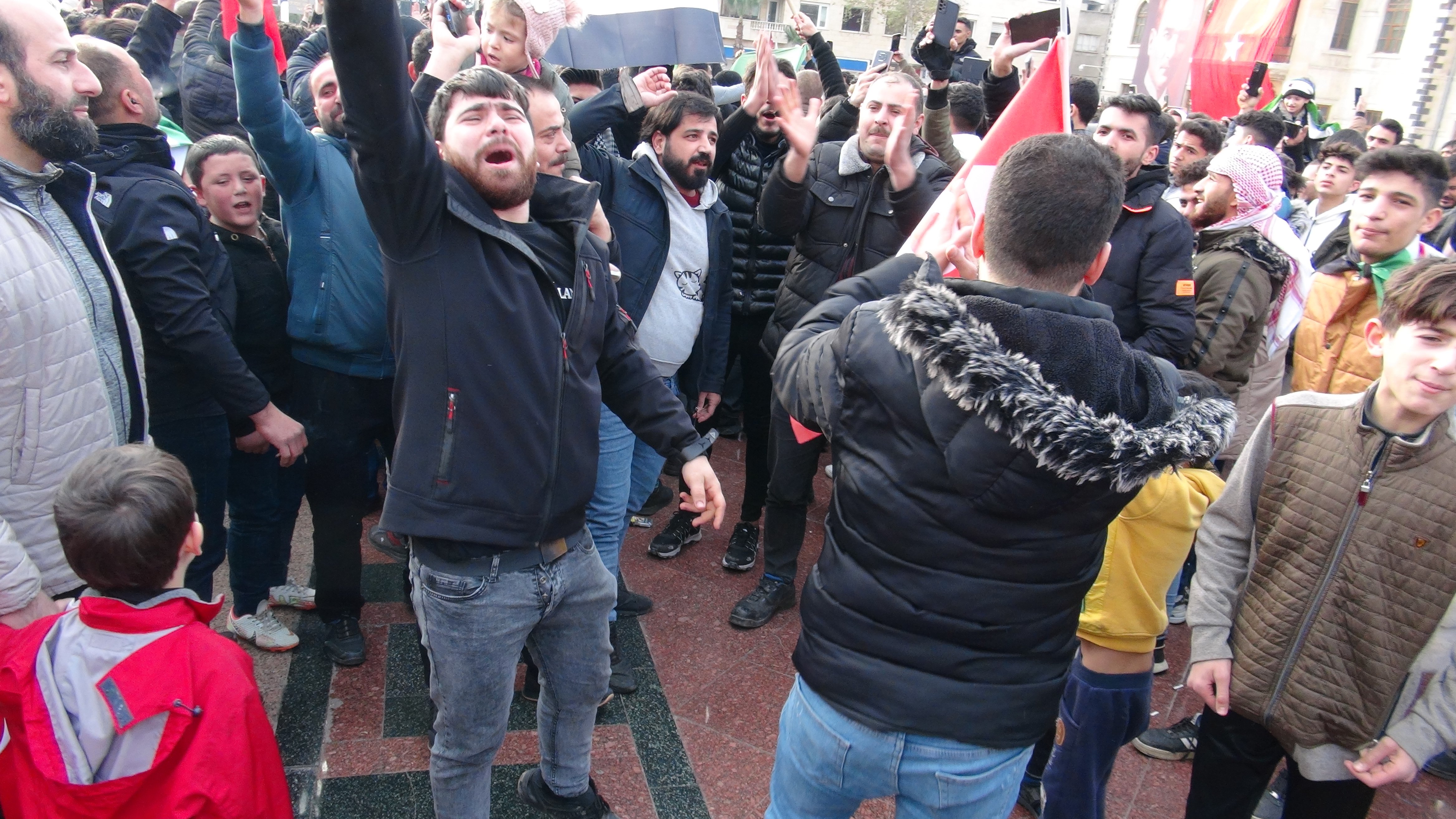 Kilis’te Suriyelilerin sevinç kutlaması