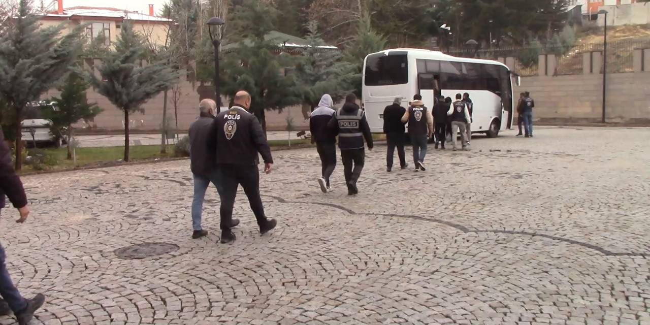 'Sahte bungalov' ilanıyla dolandırıcılık yapan 5 şüpheli tutuklandı