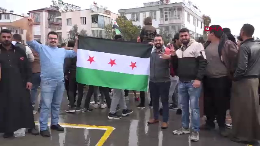 Antalya'da Suriyelilerden özgürlük kutlaması