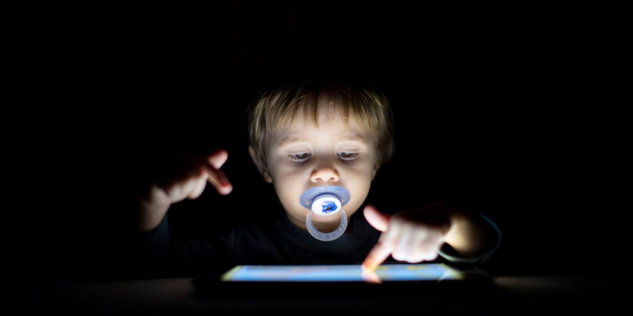 Altı yaşın altındaki çocuklar dijital cihazları hiç kullanmamalı. Peki 3-6-12 yaşındakiler?