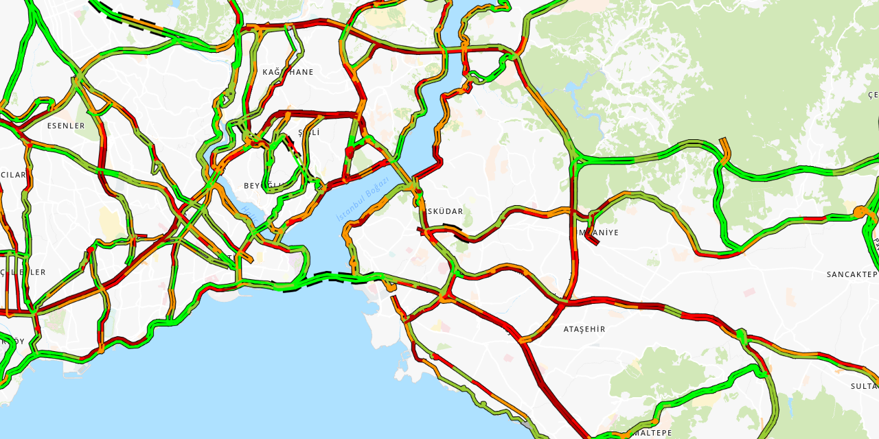 İstanbul'da yine aynı manzara. Yağmur başladı harita kızardı