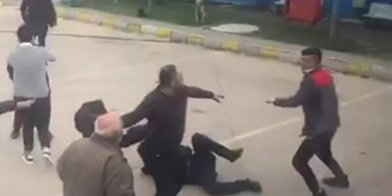 Otogarda çıkan kavga kanlı bitti: 3 kişiyi bıçakladı