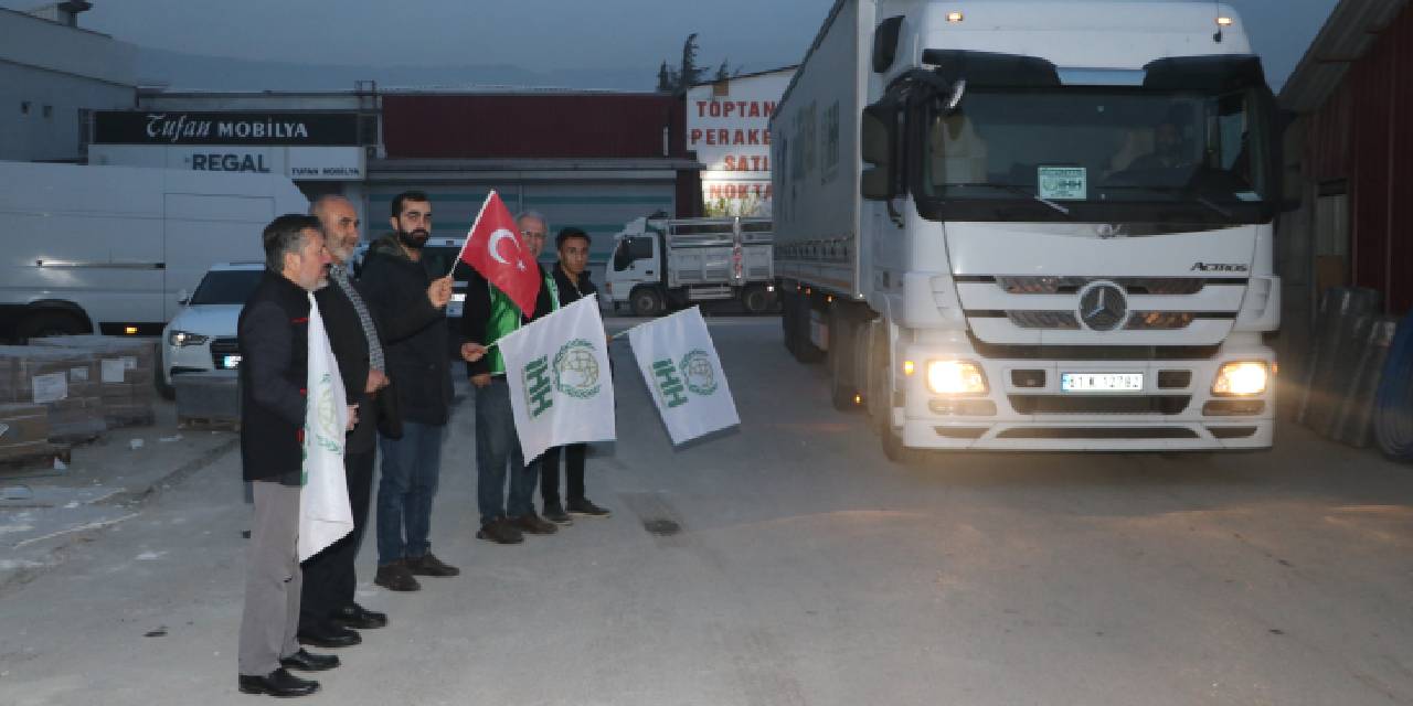 Kahramanmaraş'tan Suriye'ye 1 tır su gönderildi