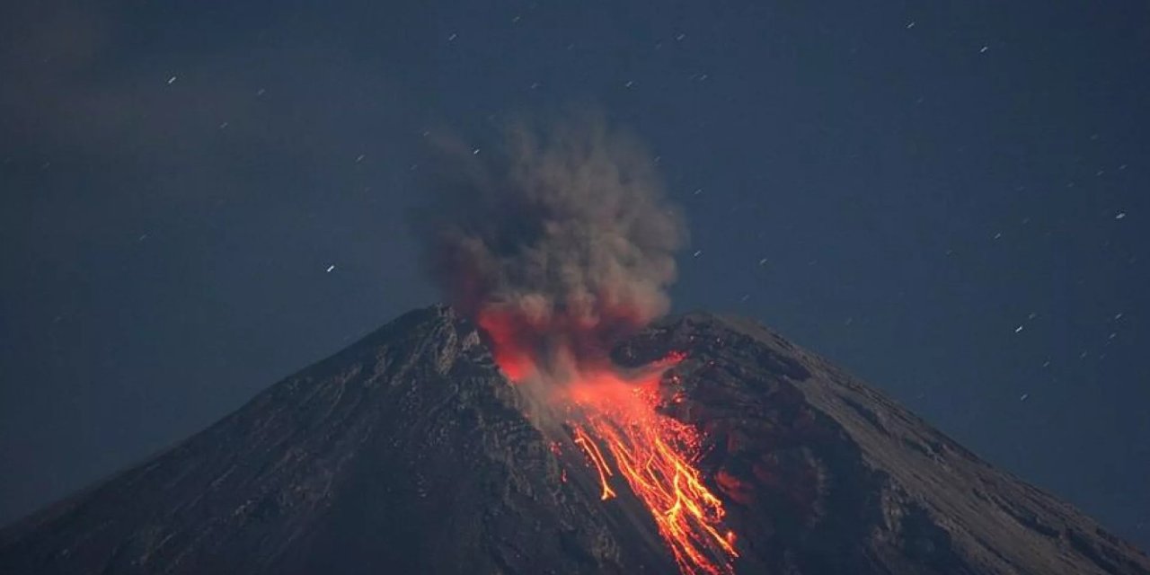 Filipinler'de yanardağ patladı: 54 bin kişi tahliye ediliyor