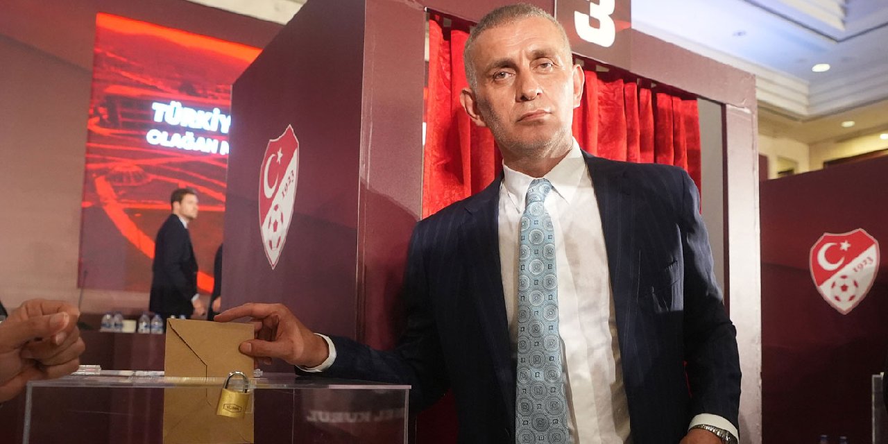 Hacıosmanoğlu Türk Futboluna Üstün Hizmet Ödülü aldı