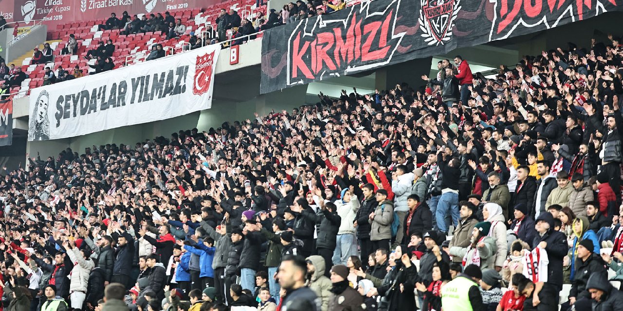 Galatasaray maçında ele geçirilenleri emniyet açıkladı