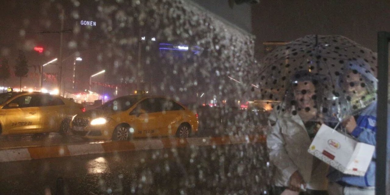 İstanbul'u dolu ve sağanak vurdu