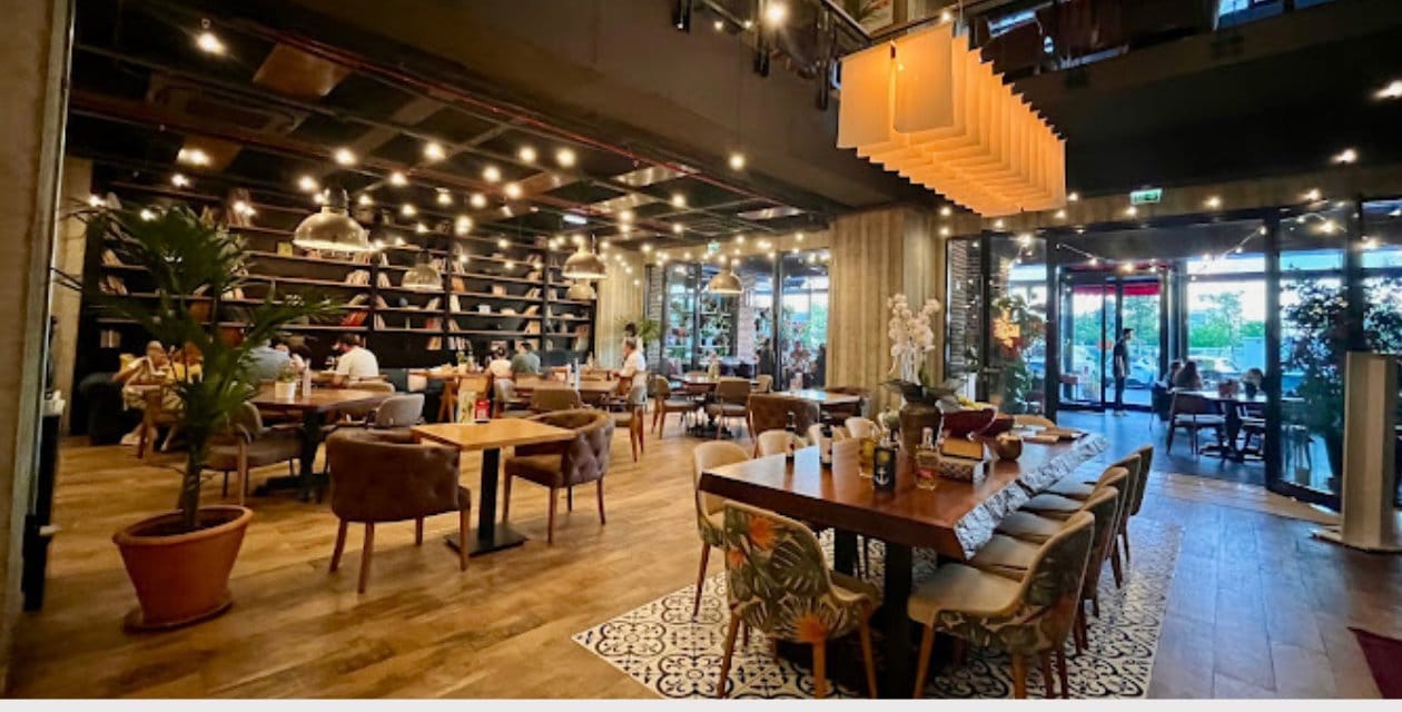 Ünlü restoranda tabağında yemek bırakanlar ceza ödüyor