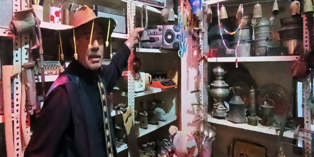 Hurdacılık yaparken topladığı eşyaları koleksiyona dönüştürdü