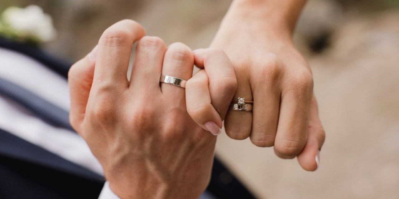 43 yılda 12 kez evlenip boşandılar. Sebebini duyanlar 'yok artık' dedi