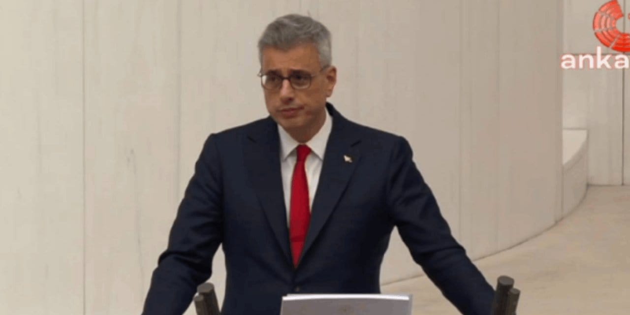 Bakan Memişoğlu'na vekillerden istifa çağrısı. Konuşmayı zor tamamladı