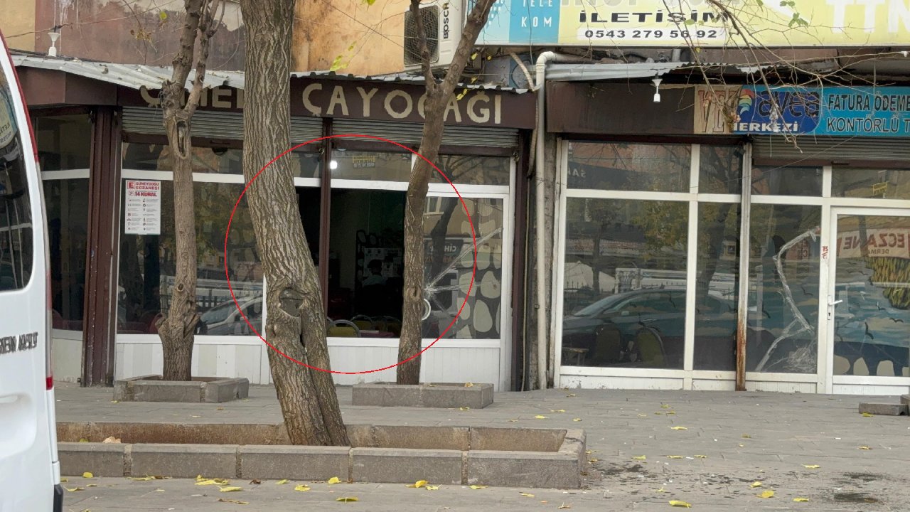 Kıraathanede karşılaşan husumetliler arasında kavga: 1 kişi öldü