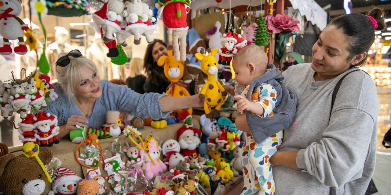 Mersinli kadınlardan yeni yıl standı