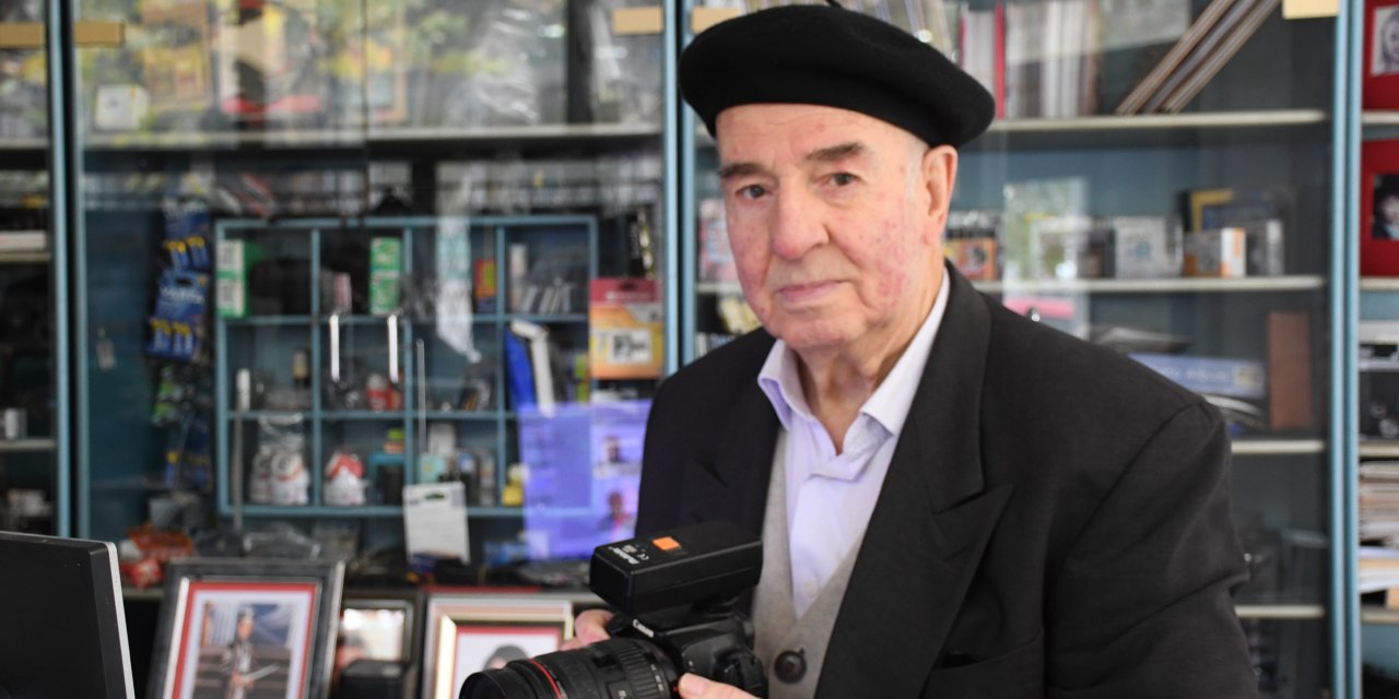 90 yılın tanığı Kosovalı fotoğraf ustası ilk günkü gibi çalışıyor