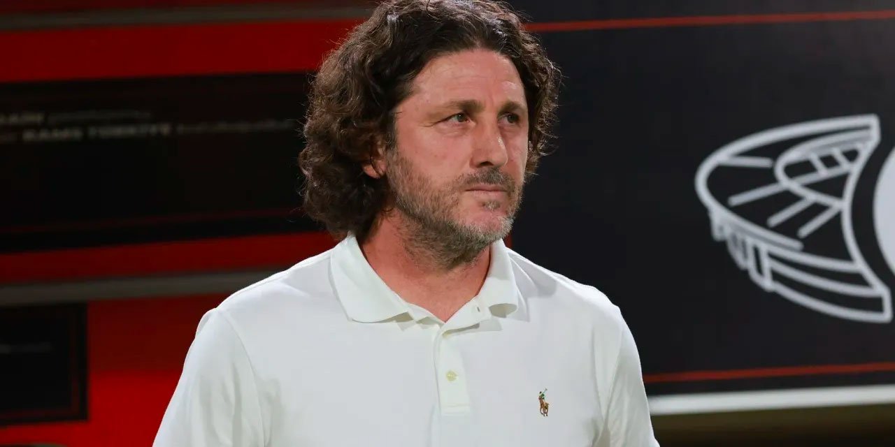 Fatih Tekke'ye kanca