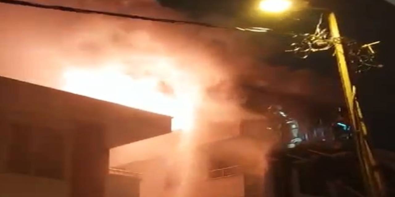 Çekmeköy'de yangın. Alevler bir anda büyüdü