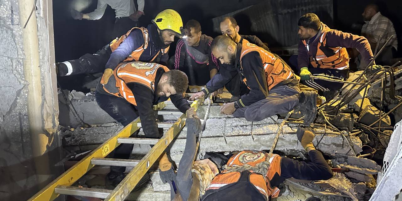 İsrail'in saldırılarında 1'i çocuk 10 Filistinli yaşamını yitirdi