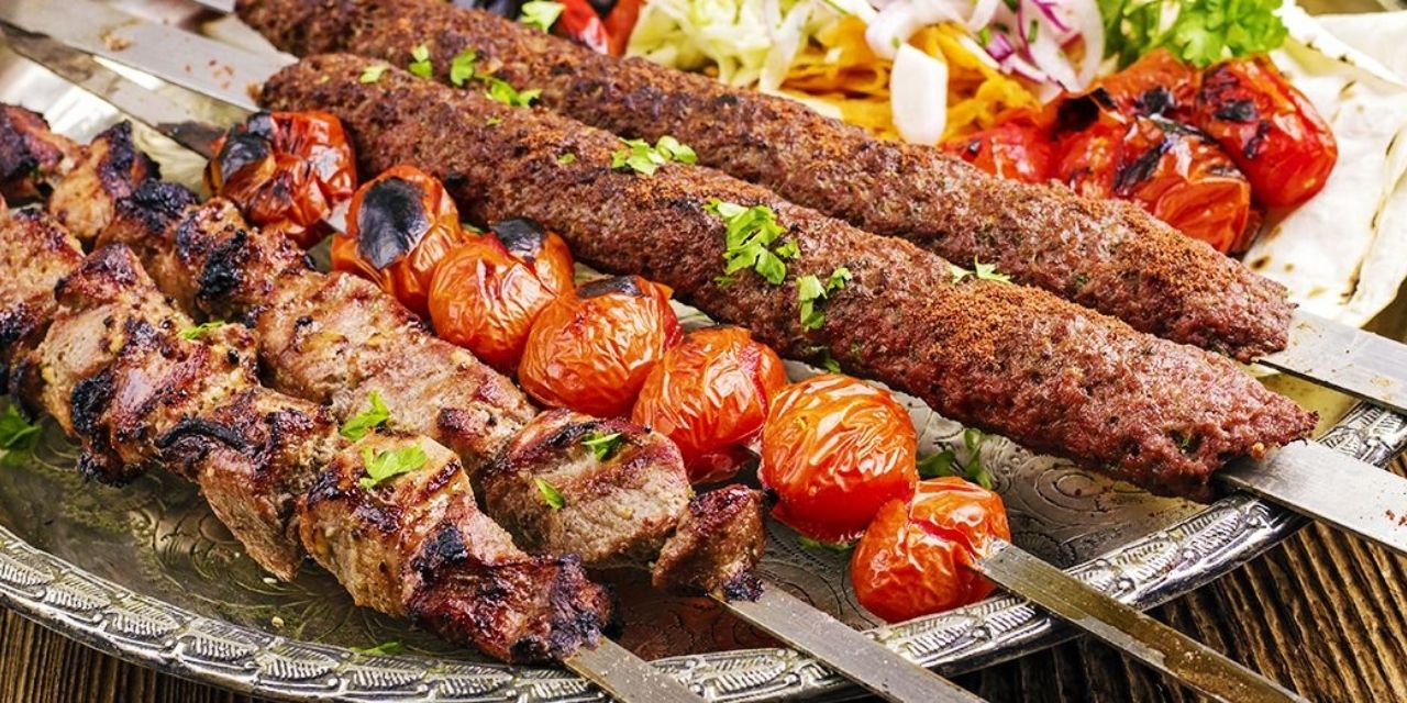 Kebapçıda 50 kişi zehirlendi! İşletme sahipleri gözaltına alındı