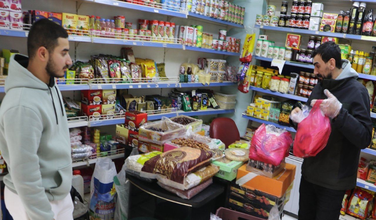 Suriyelilerden bazıları dönmek için okulların kapanmasını bekliyor